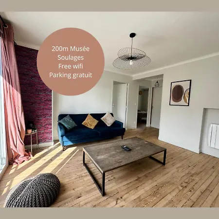 Le 122 - Parking Apartment *